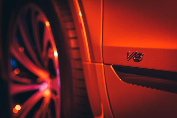 Впечатляющий Bentley Bentayga